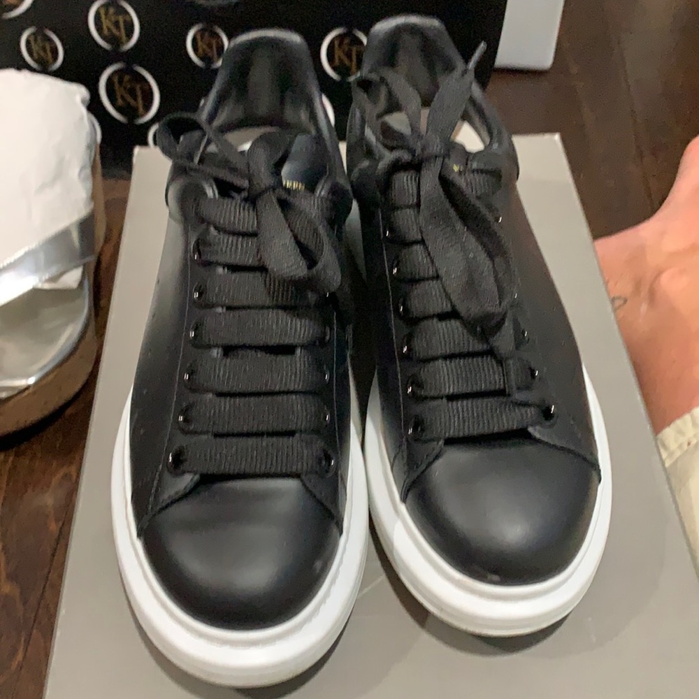 Alexander McQueen black platform sneaker 38
